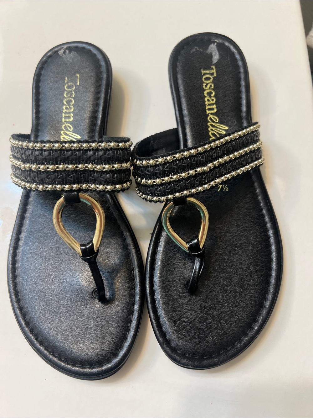 Brand new Toscanella Black & gold Beaded Toe-Ring leather Sandals.Made in Italy